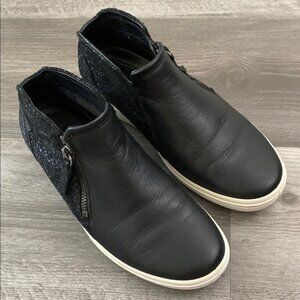 ECCO Soft 7 Leather Bootie Womens 37 / 6 Black Mix Media Texture Low Cut Zip